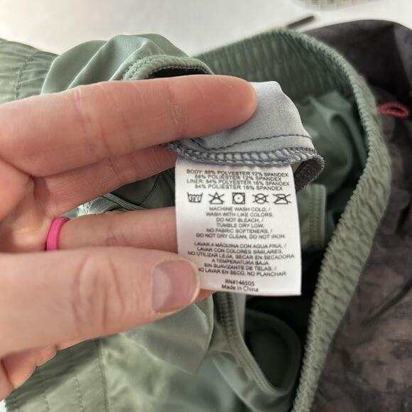 Fish Hippie Womens Shaker Shorts 3'' inseam Mid Rise Size Medium Athletic Swim - Picture 6 of 9